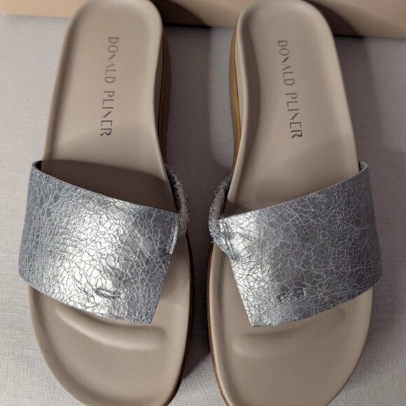 Donald Pliner Fifi Slide Sandals Light Taupe Pebbled Metallic Leather Size 6 - Picture 3 of 11